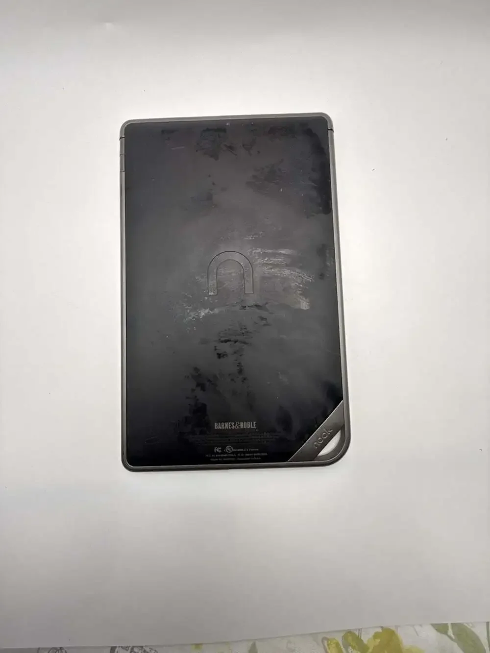 Barnes & Noble Nook Simple Touch E-Reader Model BNRV200
